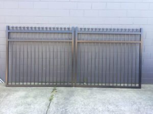 Spike Double Top Swing Gate CX-DTSWG11