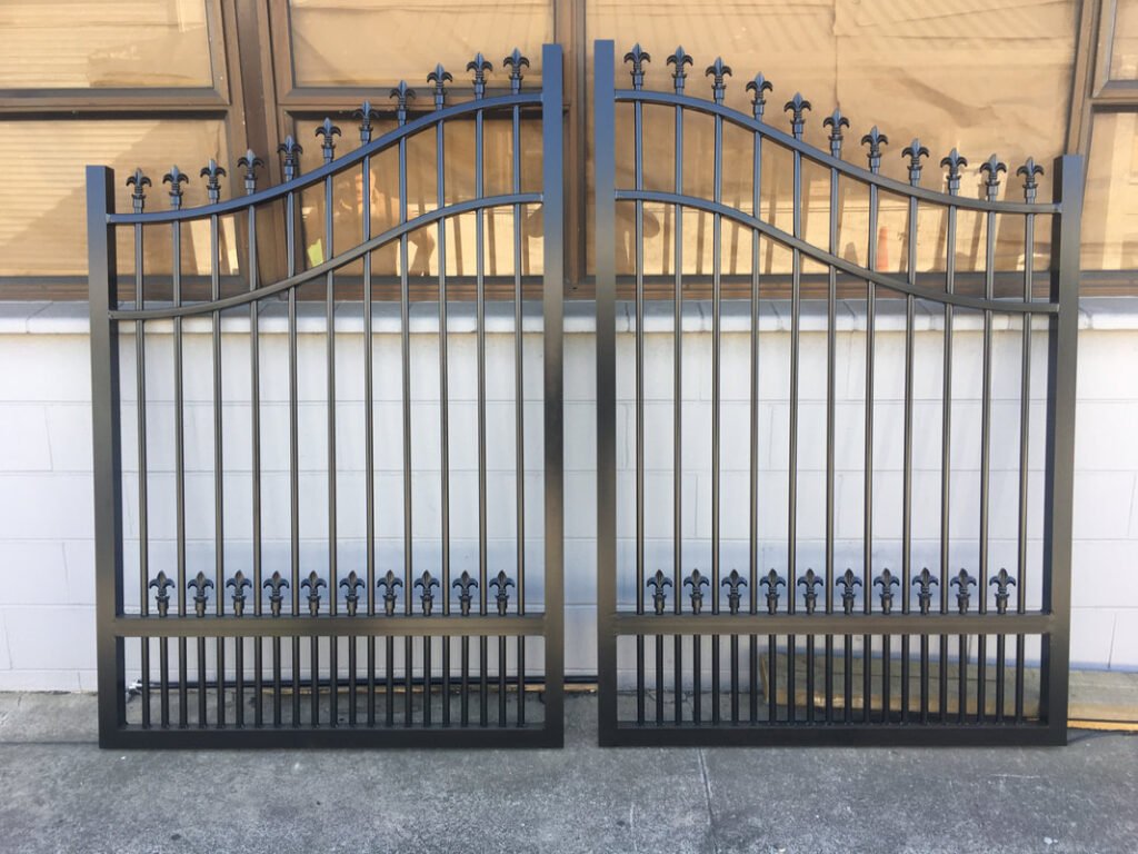 Spike Double Top Swing Gate CX-DTSWG13